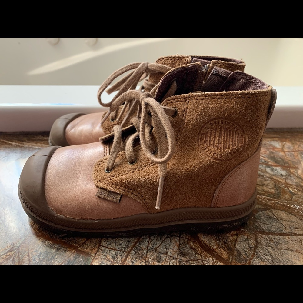 Palladium toddler size 10 low bootie brown